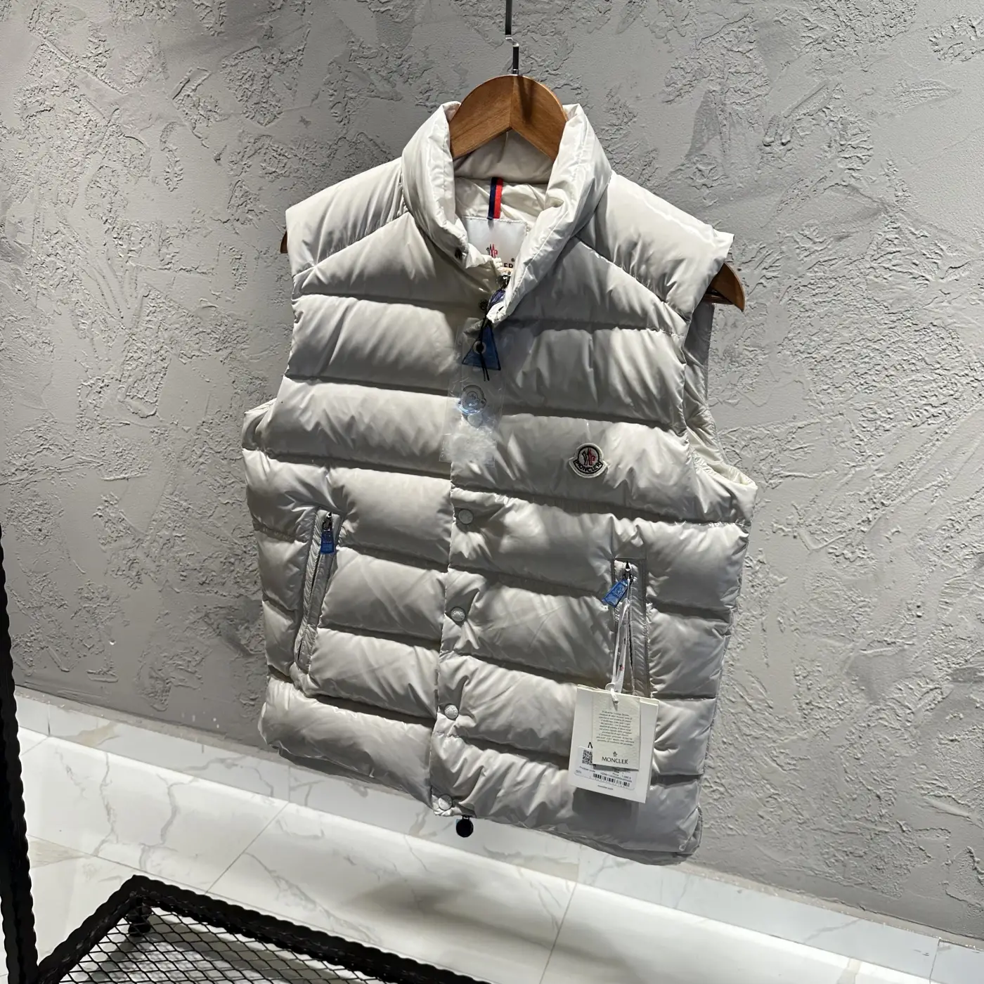Moncler Beyaz Parlak Şişme Yelek