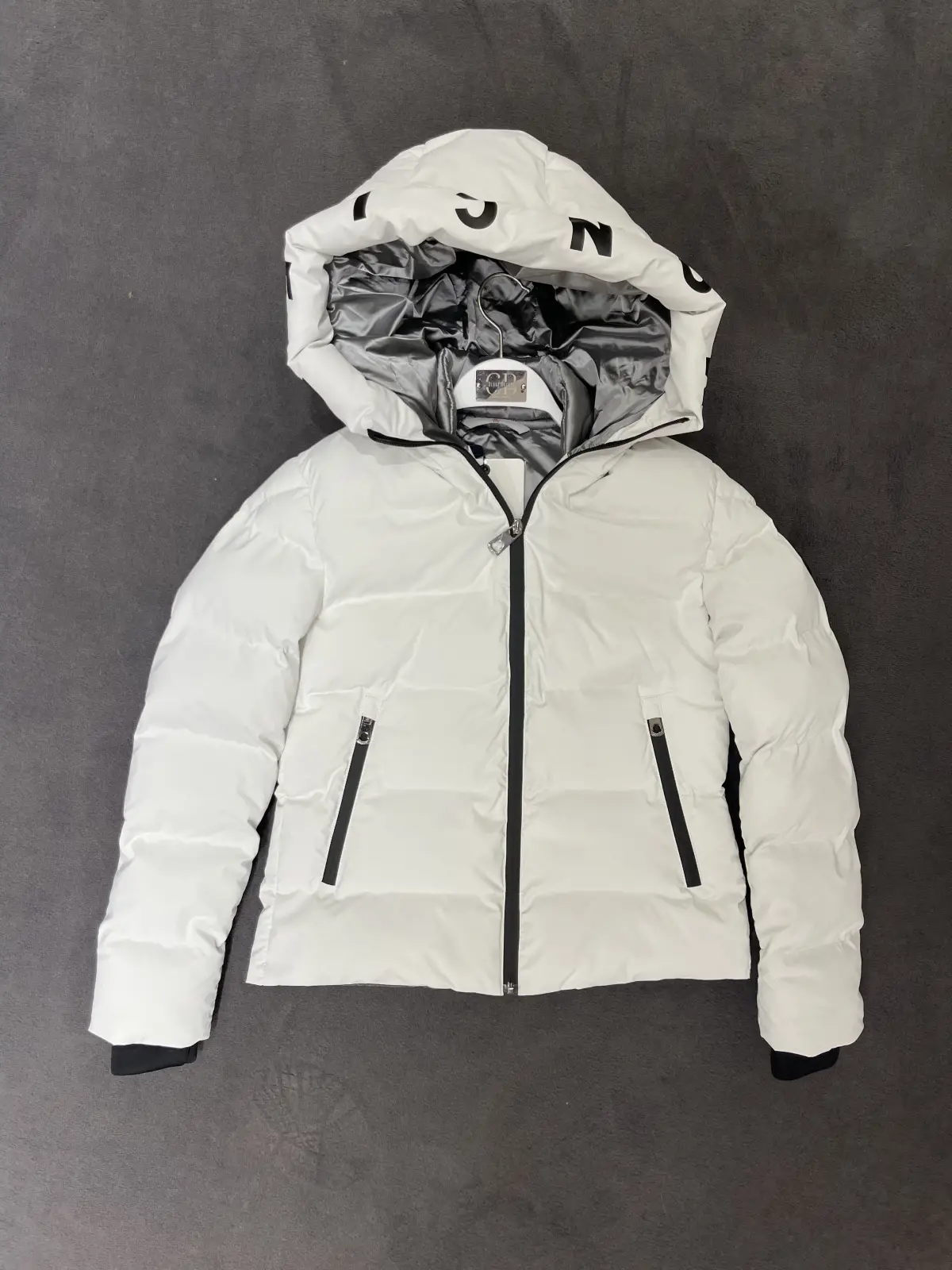 Moncler Beyaz Şişme Mont