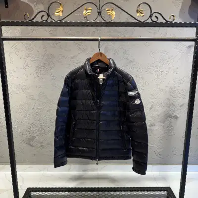 Moncler Siyah Parlak Şişme Mont
