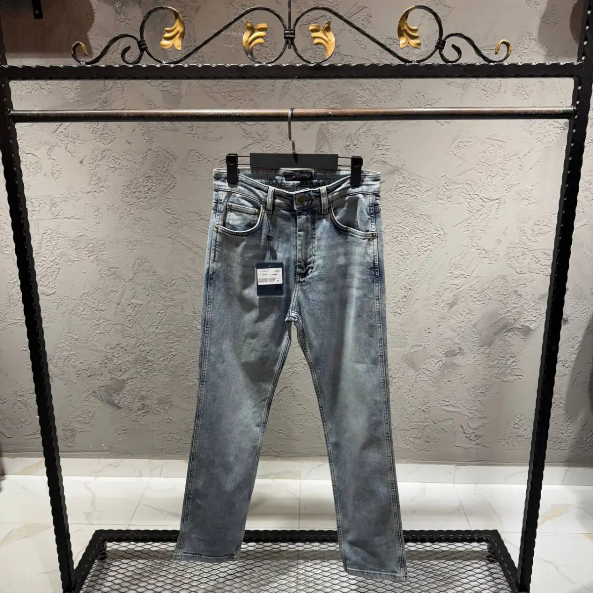 Louis Vuitton Baggy Kalıp Buz Mavi Jeans