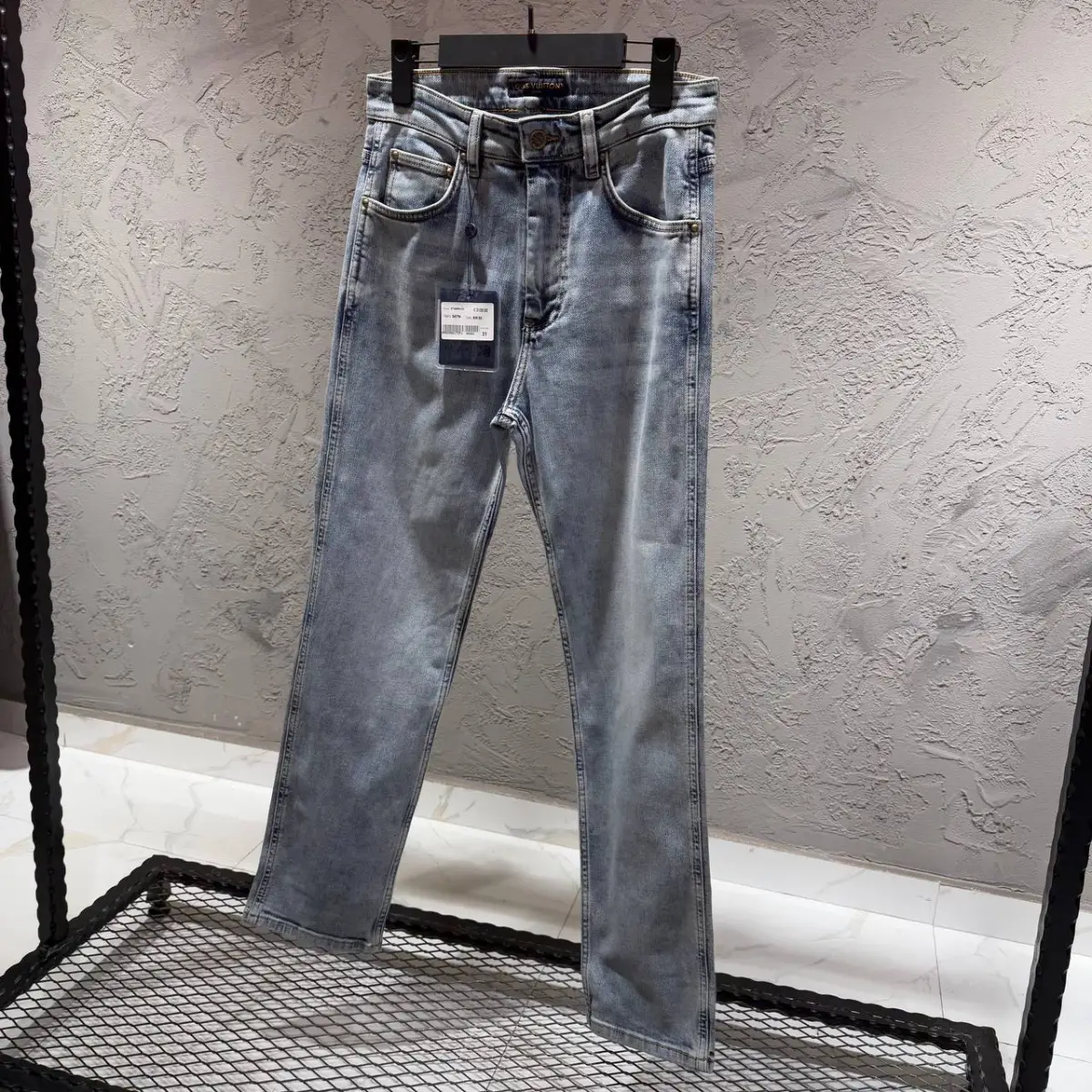 Louis Vuitton Baggy Kalıp Buz Mavi Jeans