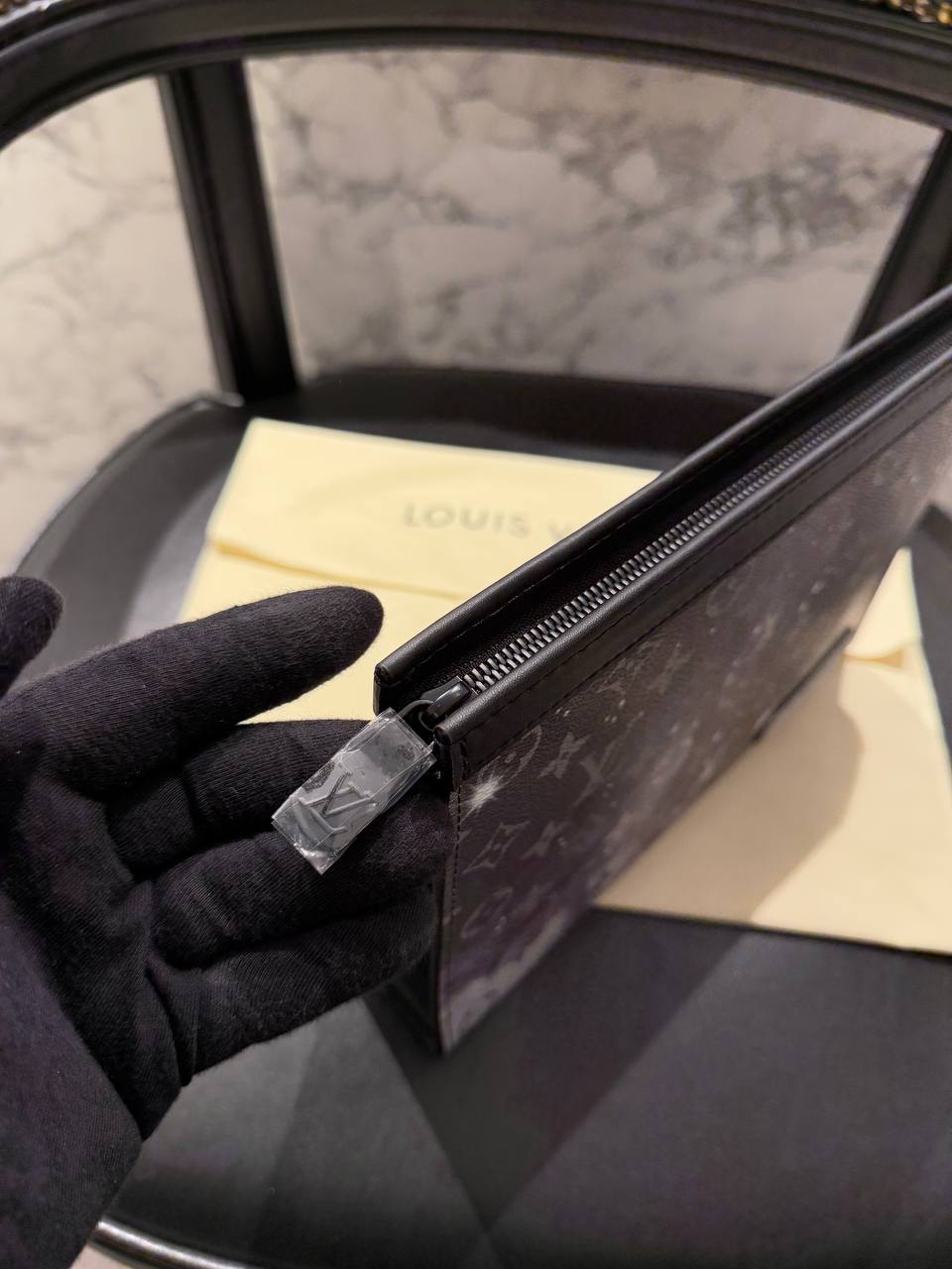 Louis Vuitton Grey Desenli Clutch