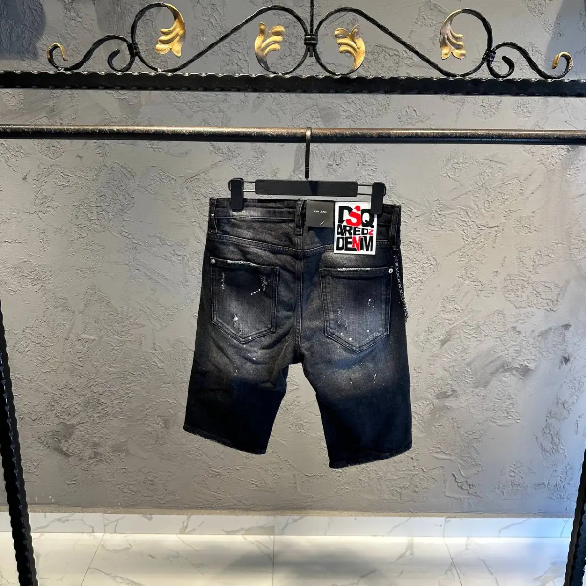 DSQUARED2 Grey Zincir Detaylı Kot Short