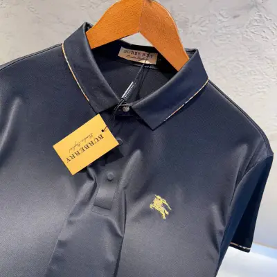 Burberry Siyah Yakalı Tshirt