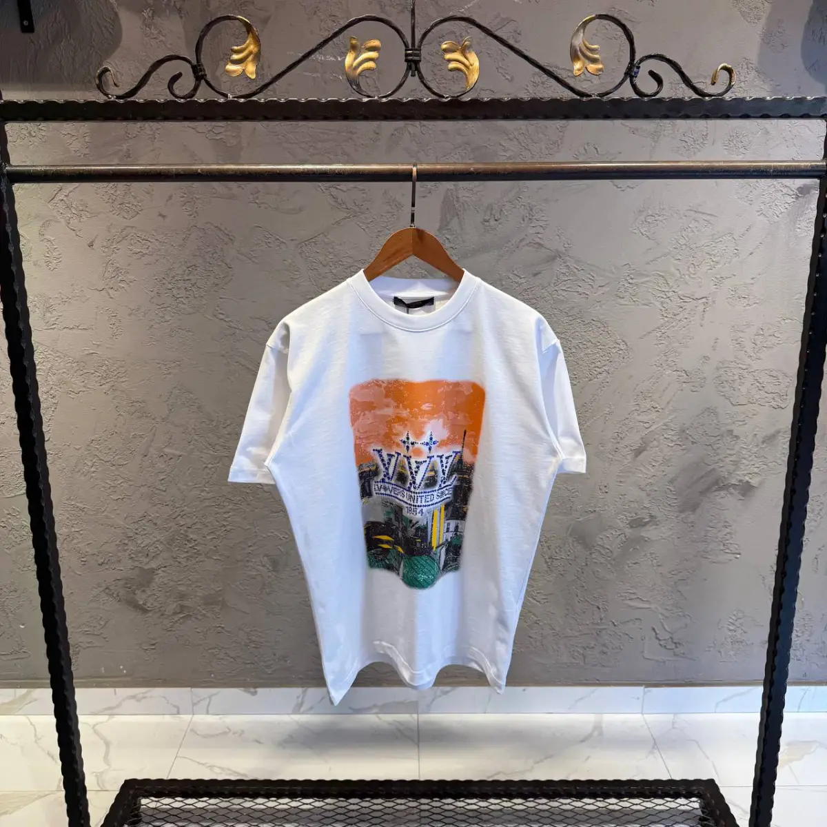 Louis Vuitton Beyaz Taş Baskılı Tişört