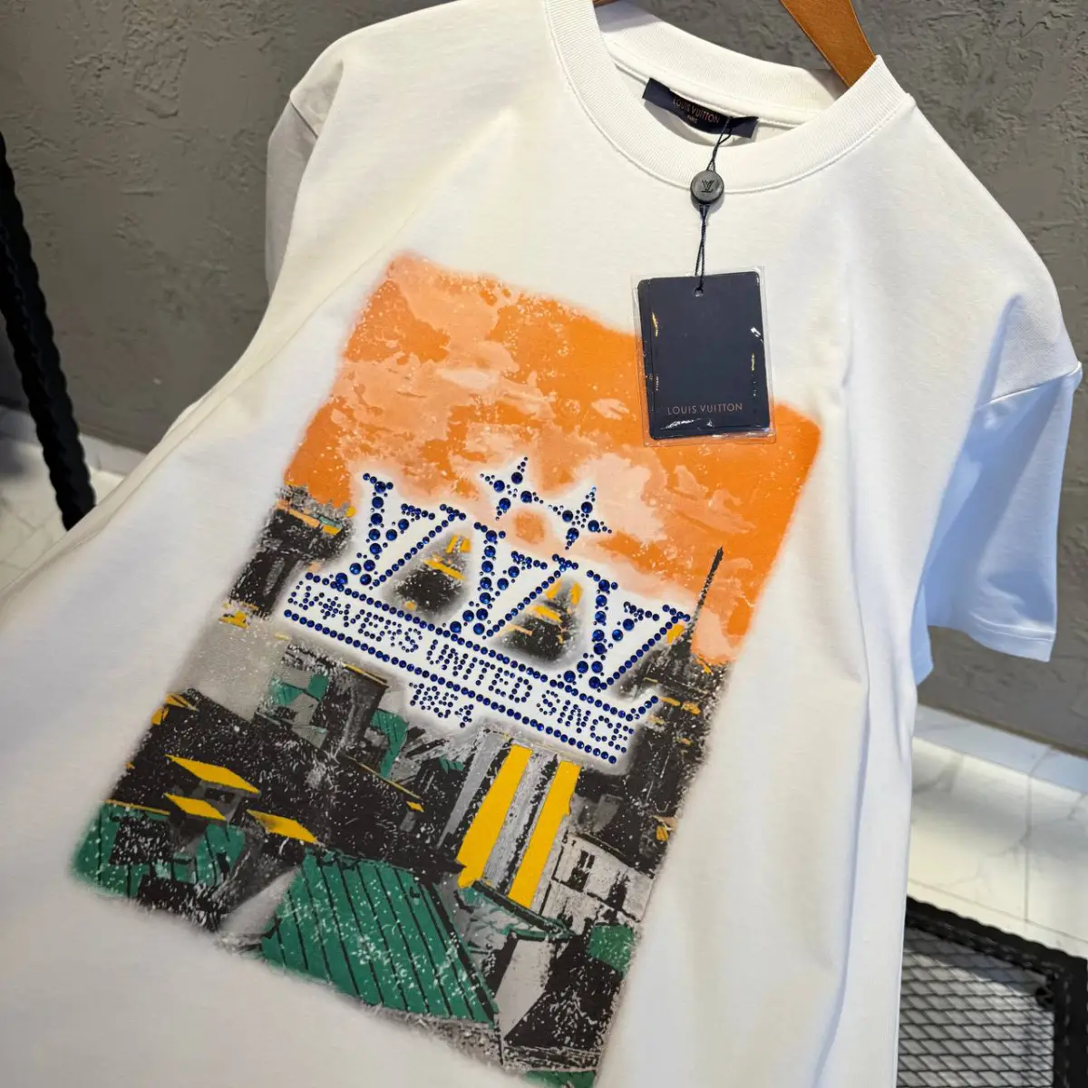 Louis Vuitton Beyaz Taş Baskılı Tişört