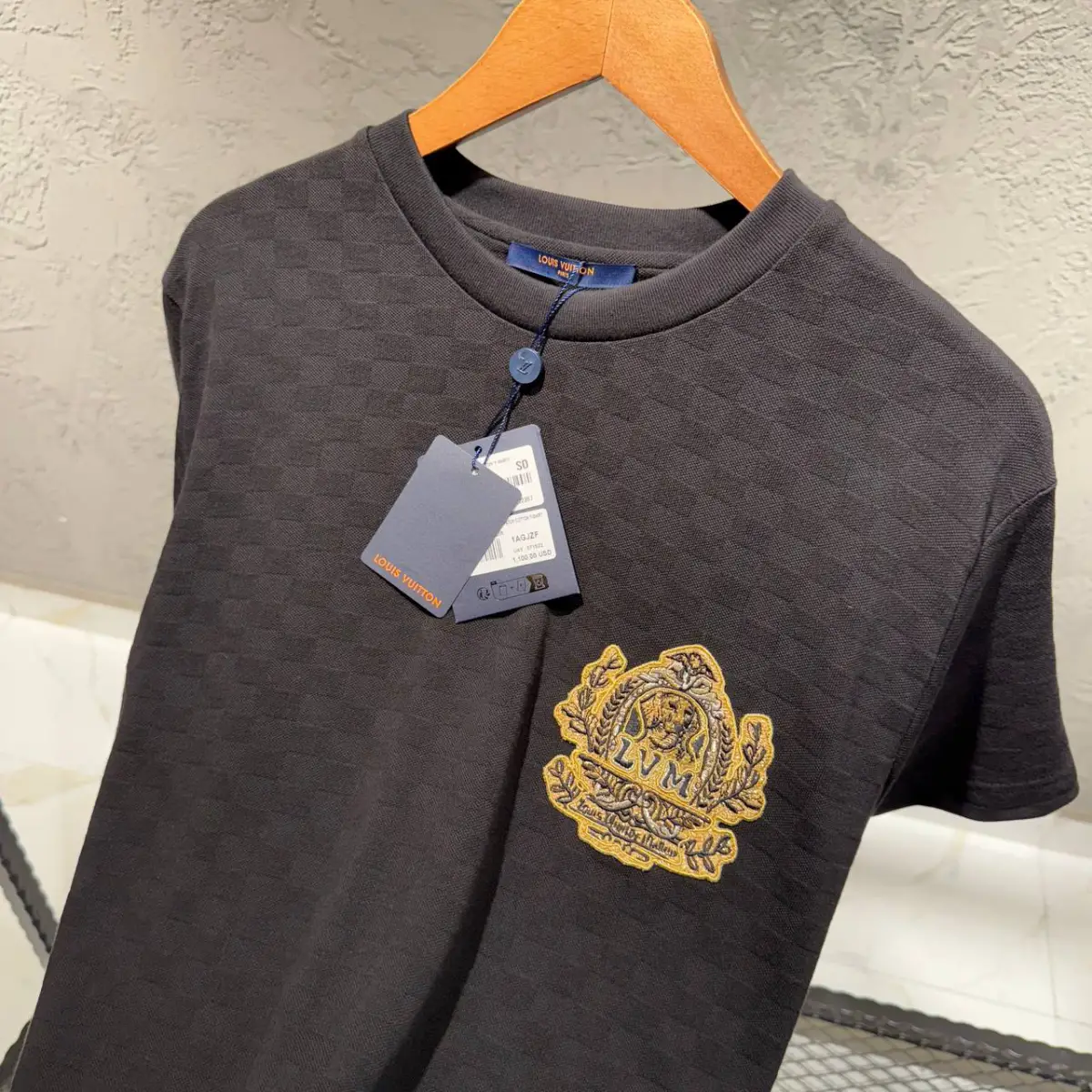 Louis Vuitton Siyah Armalı Tişört