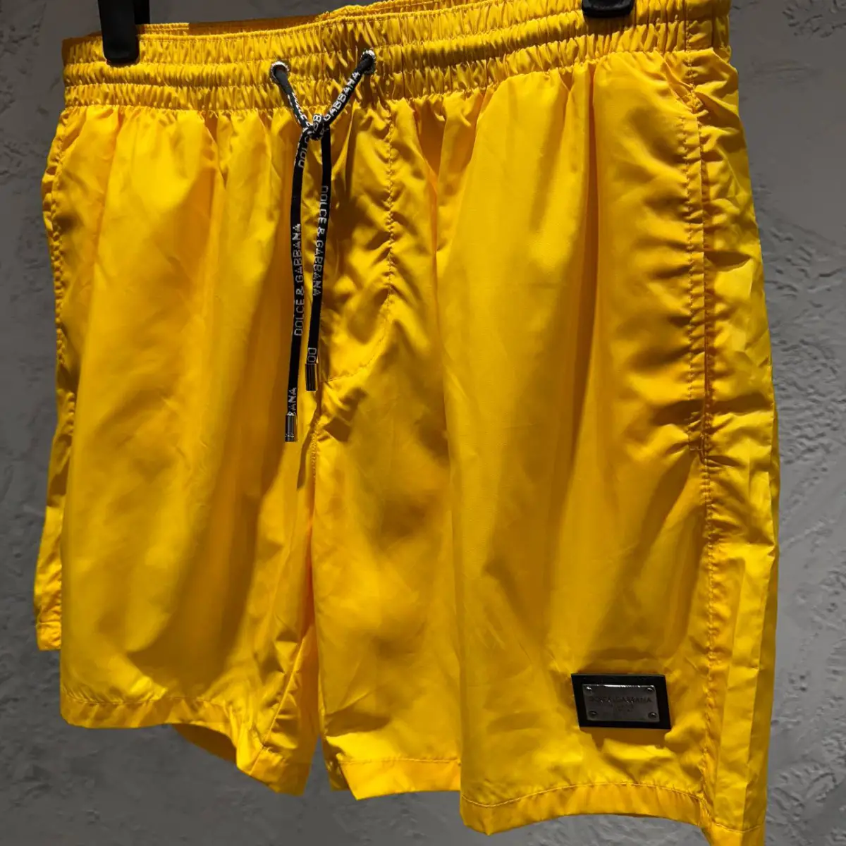 Dolce Gabbana Sarı Tokalı Deniz Şortu