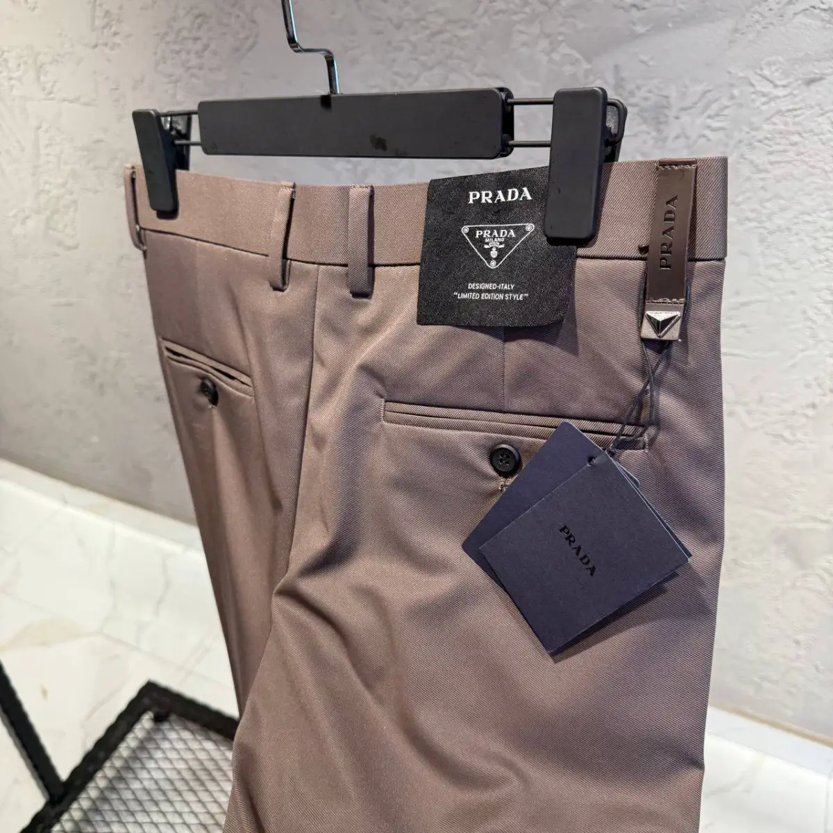 Prada Logo Detaylı Kahverengi Jogger