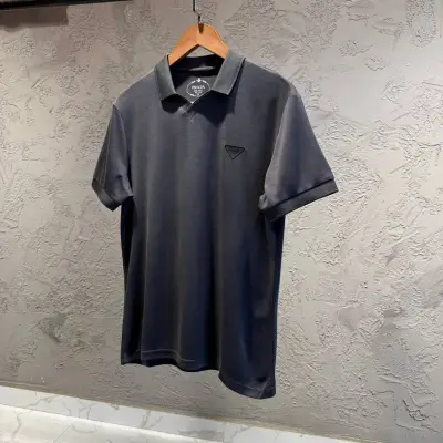 Prada Logo Detaylı Grey İthal Yakalı Tişört