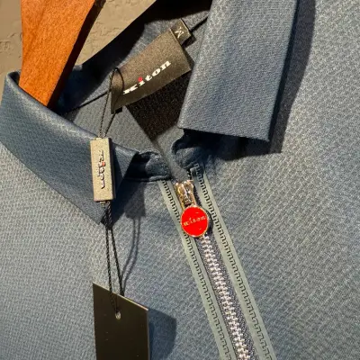 Kiton Fermuar Detaylı Lacivert Yakalı Tişört