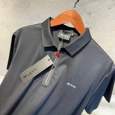 Kiton Siyah Fermuar Detaylı İthal Yakalı Tişört