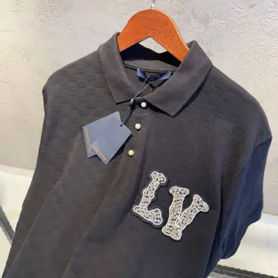 Louis Vuitton Taş Detaylı Tişört
