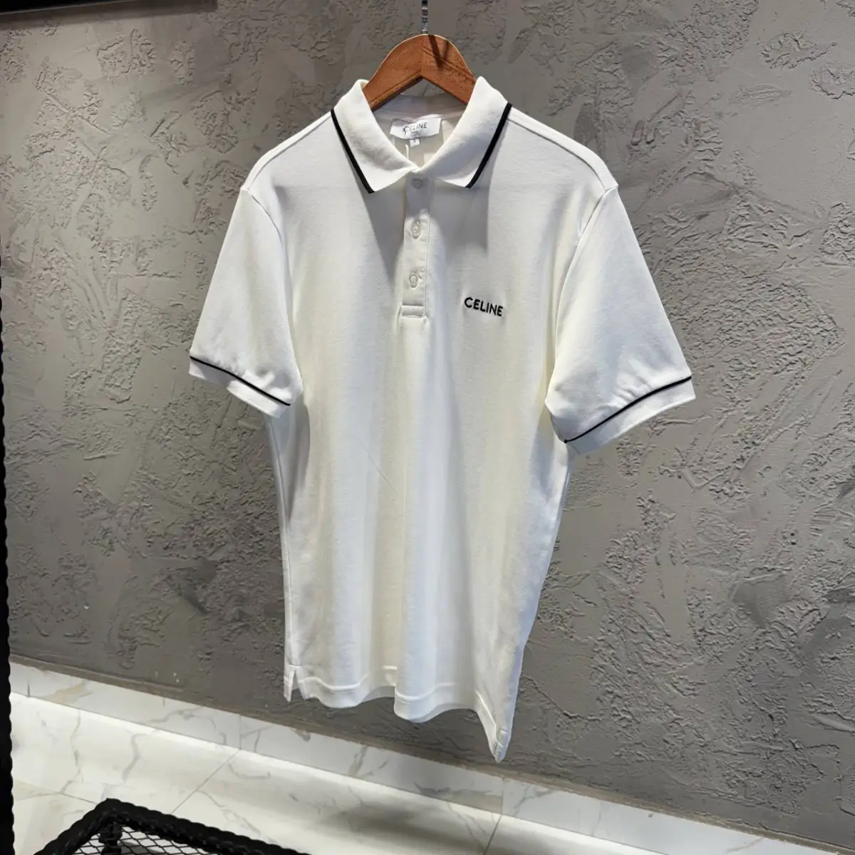 Celine Beyaz Yakalı Tişört