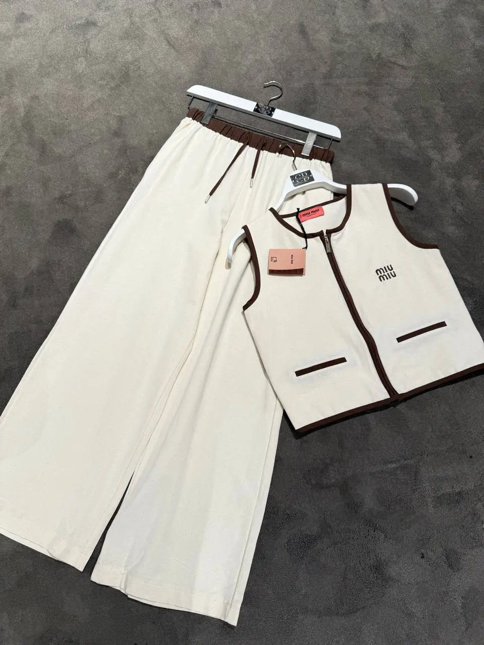 MiuMiu Krem Yelek Pantolon Keten Takım