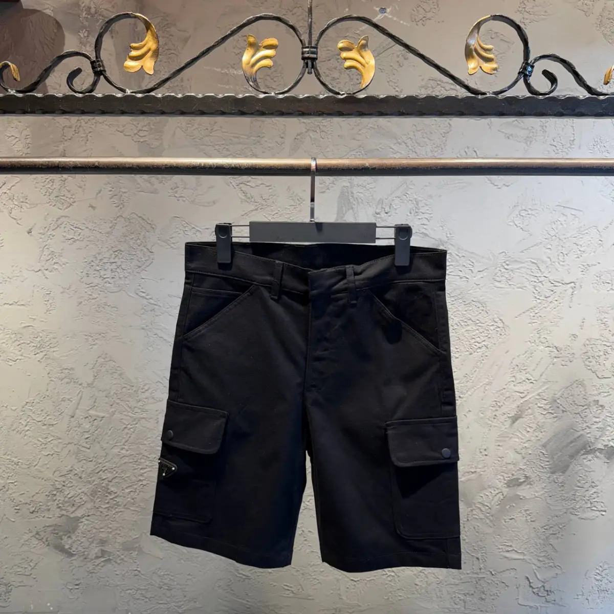 Prada Siyah Logo Detaylı Kot Şort