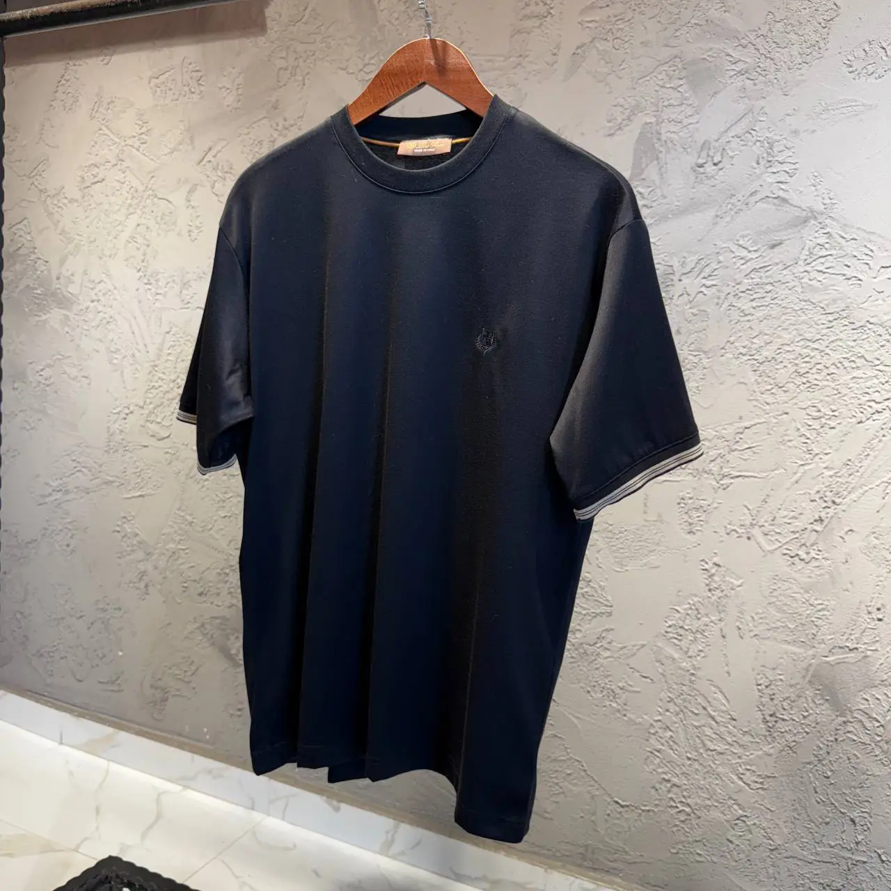 Loro Piana Siyah Kol Şeritli Tişört