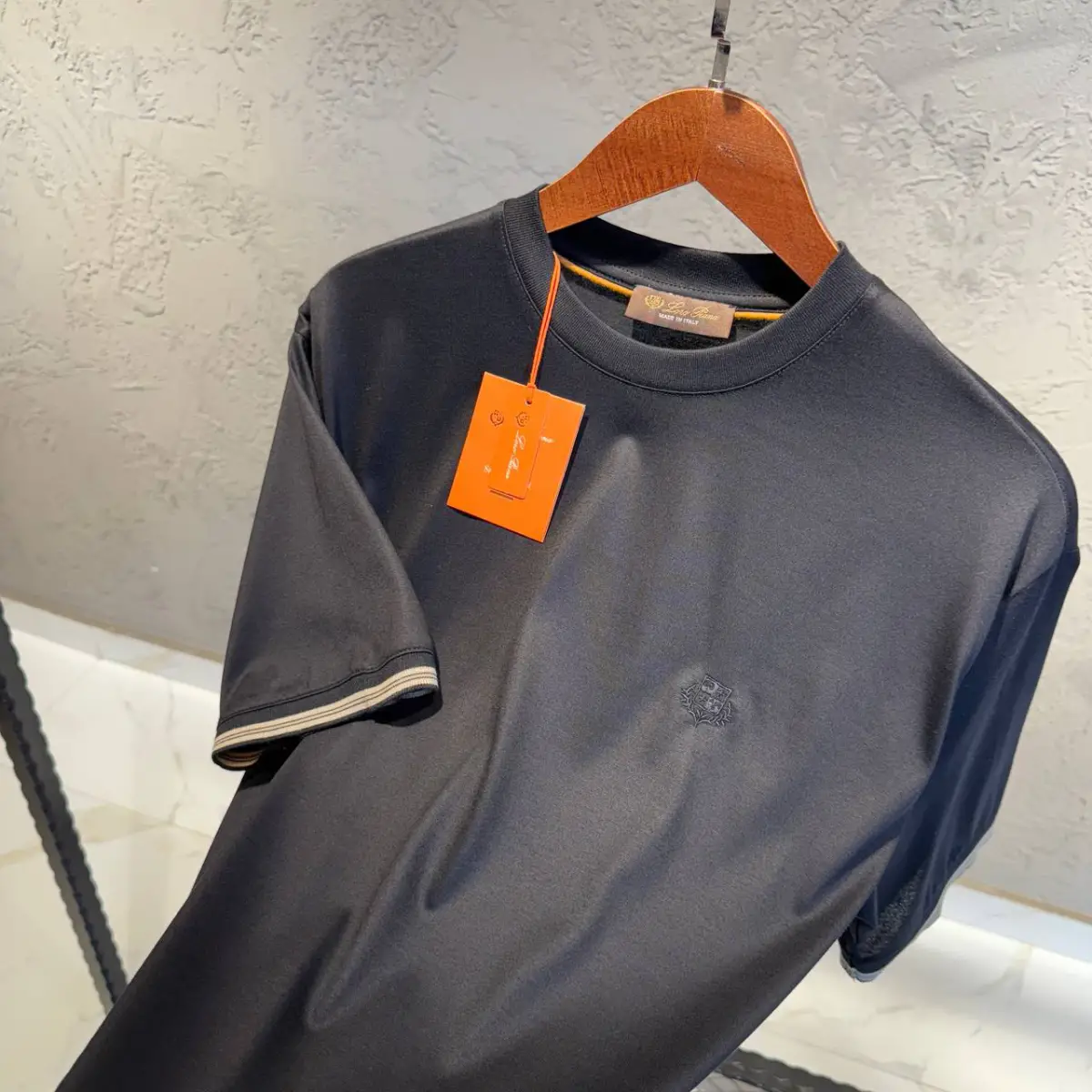 Loro Piana Siyah Kol Şeritli Tişört