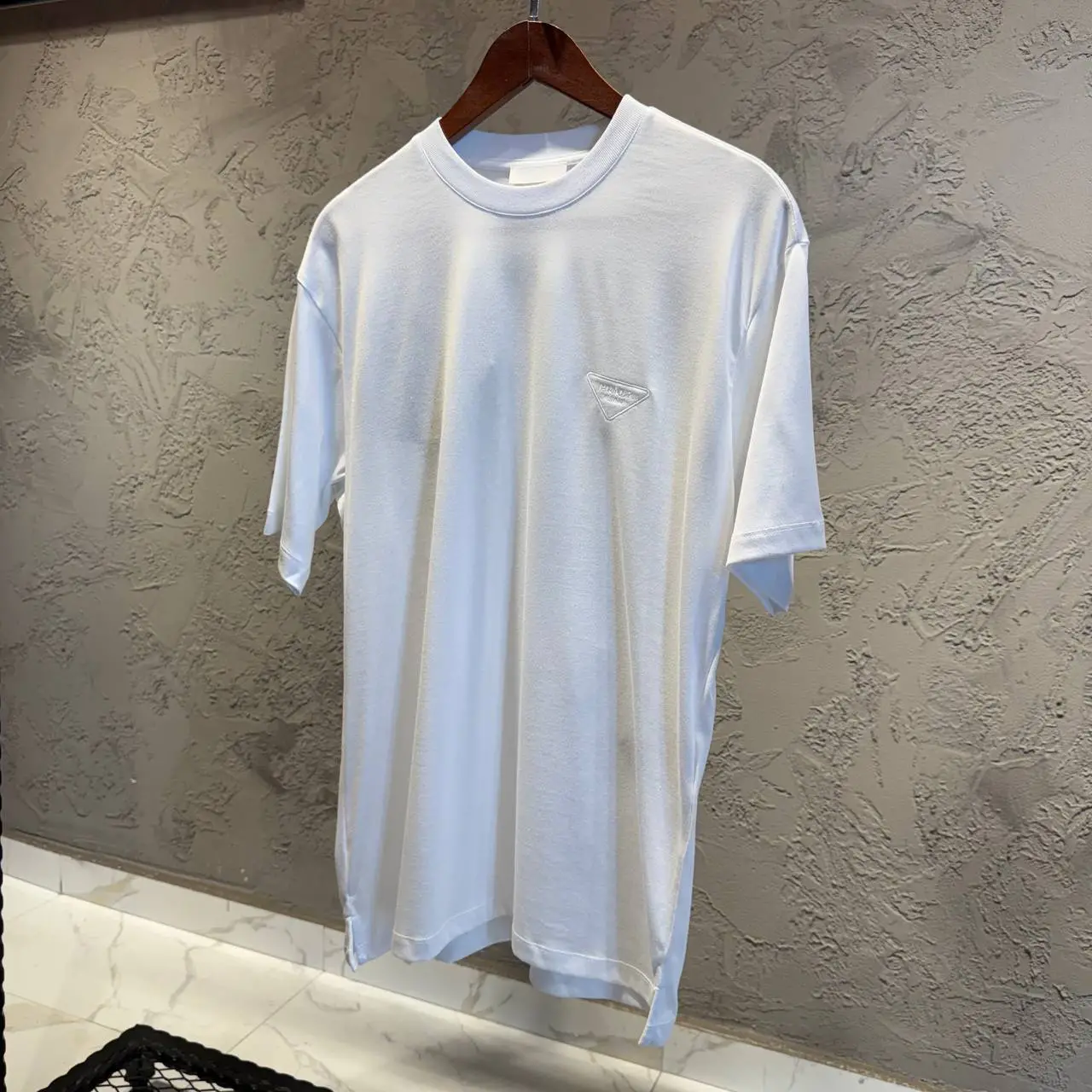 Prada Yeni Logo Beyaz Tişört