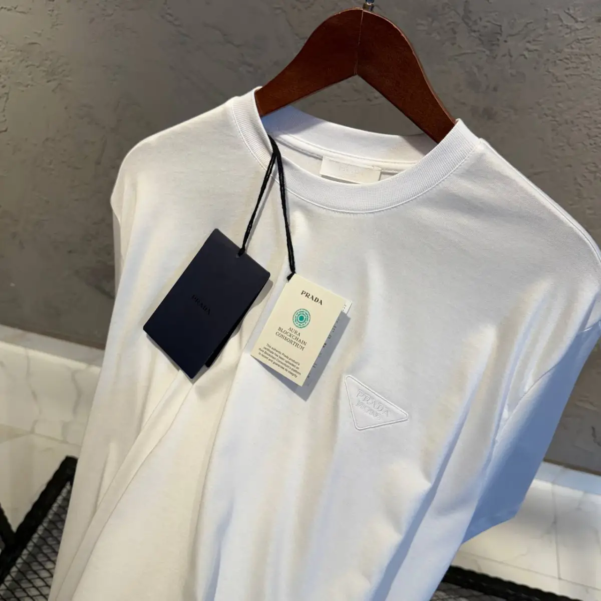 Prada Yeni Logo Beyaz Tişört