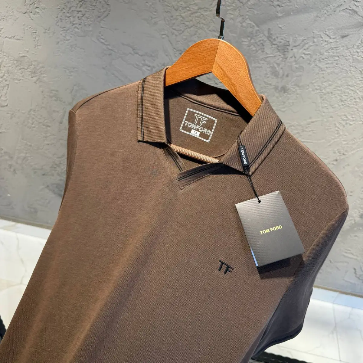 Tomford Kahverengi Yakalı Tişört