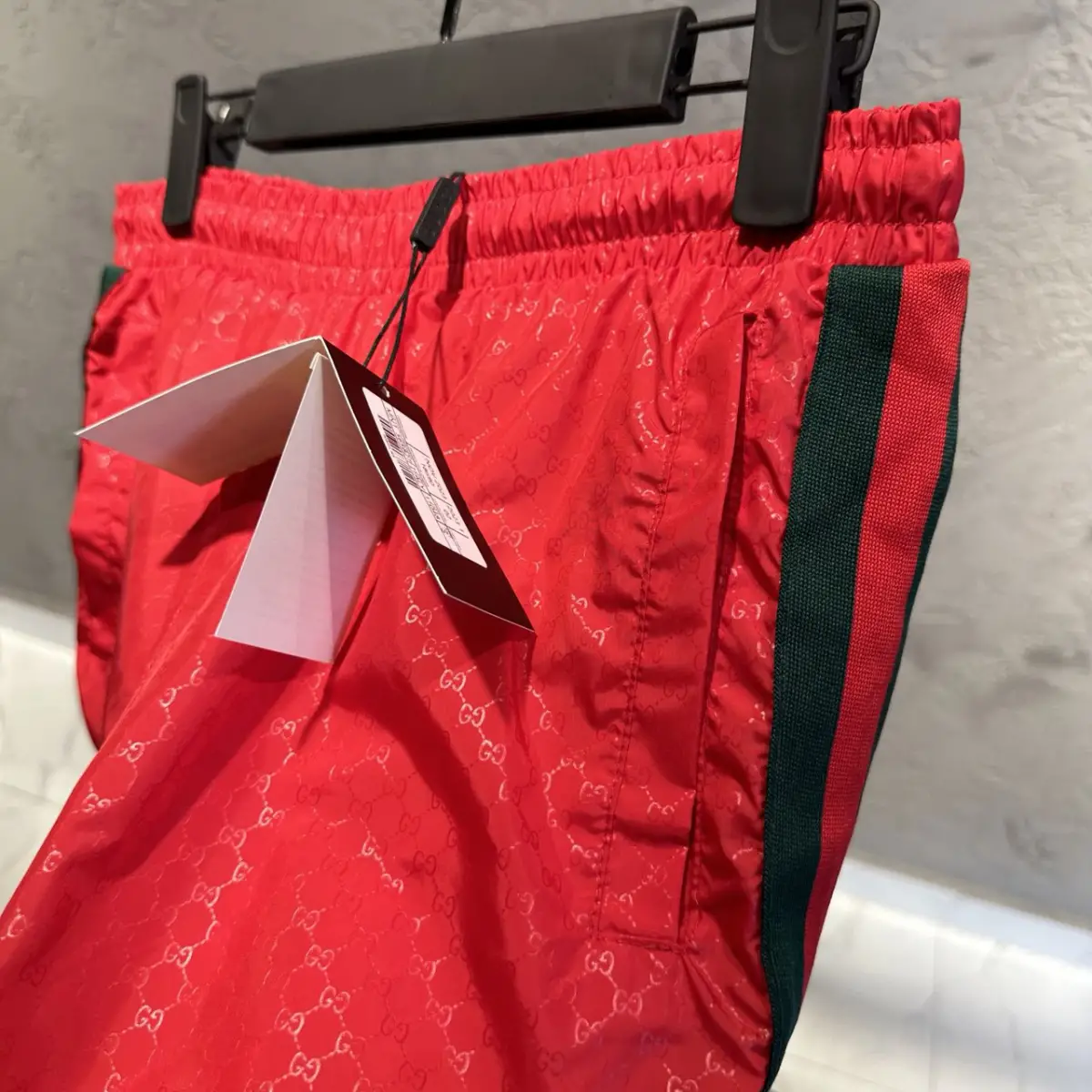 Gucci Kırmızı Şeritli Deniz Şortu