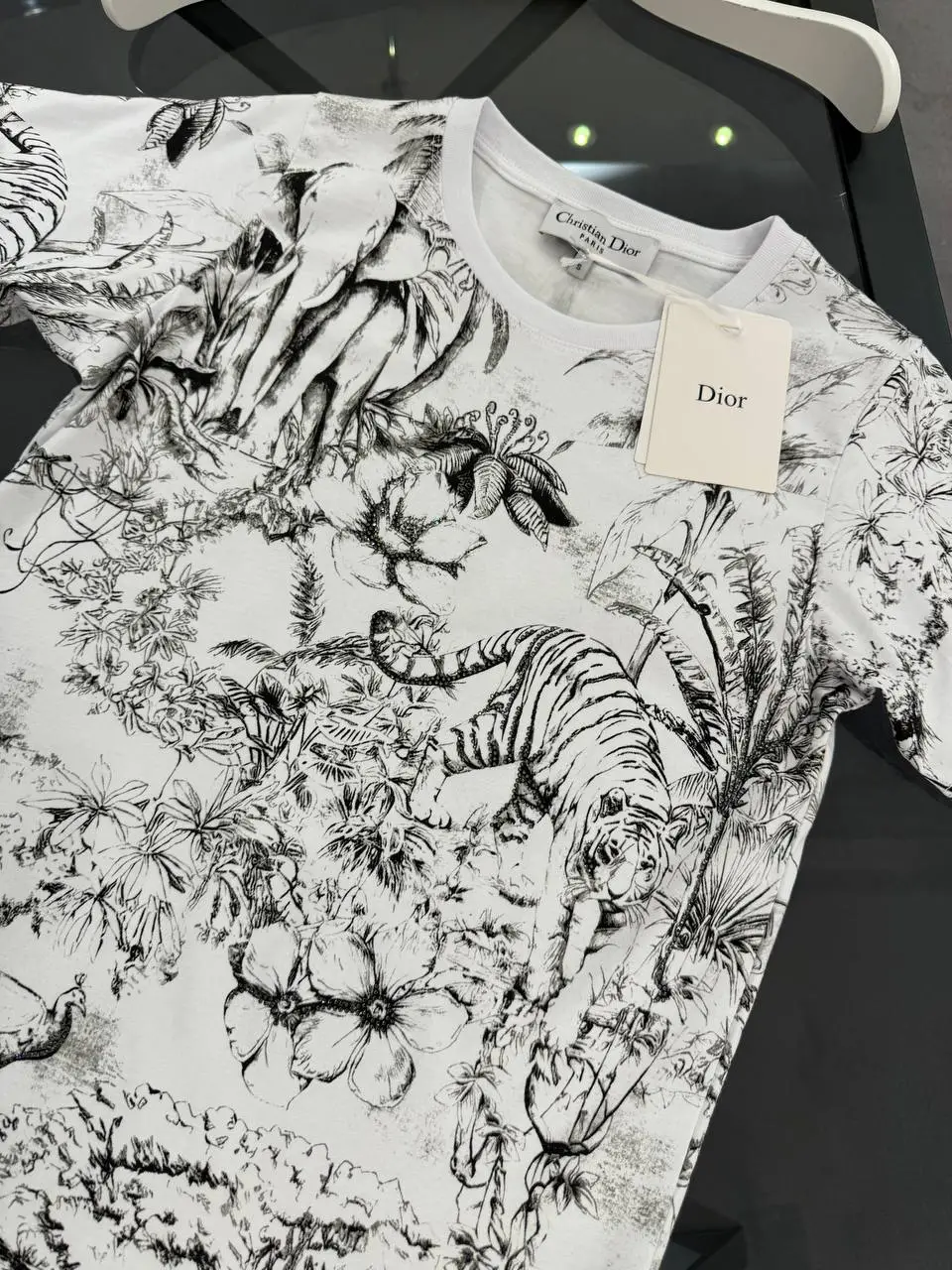 Dior Beyaz Çiçek Desenli Tişört