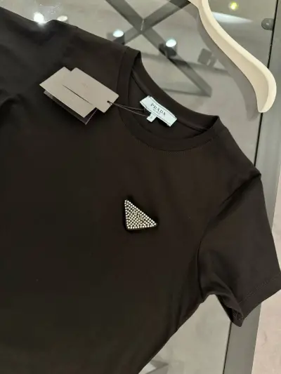 Prada Siyah Gümüş Logolu Tişört
