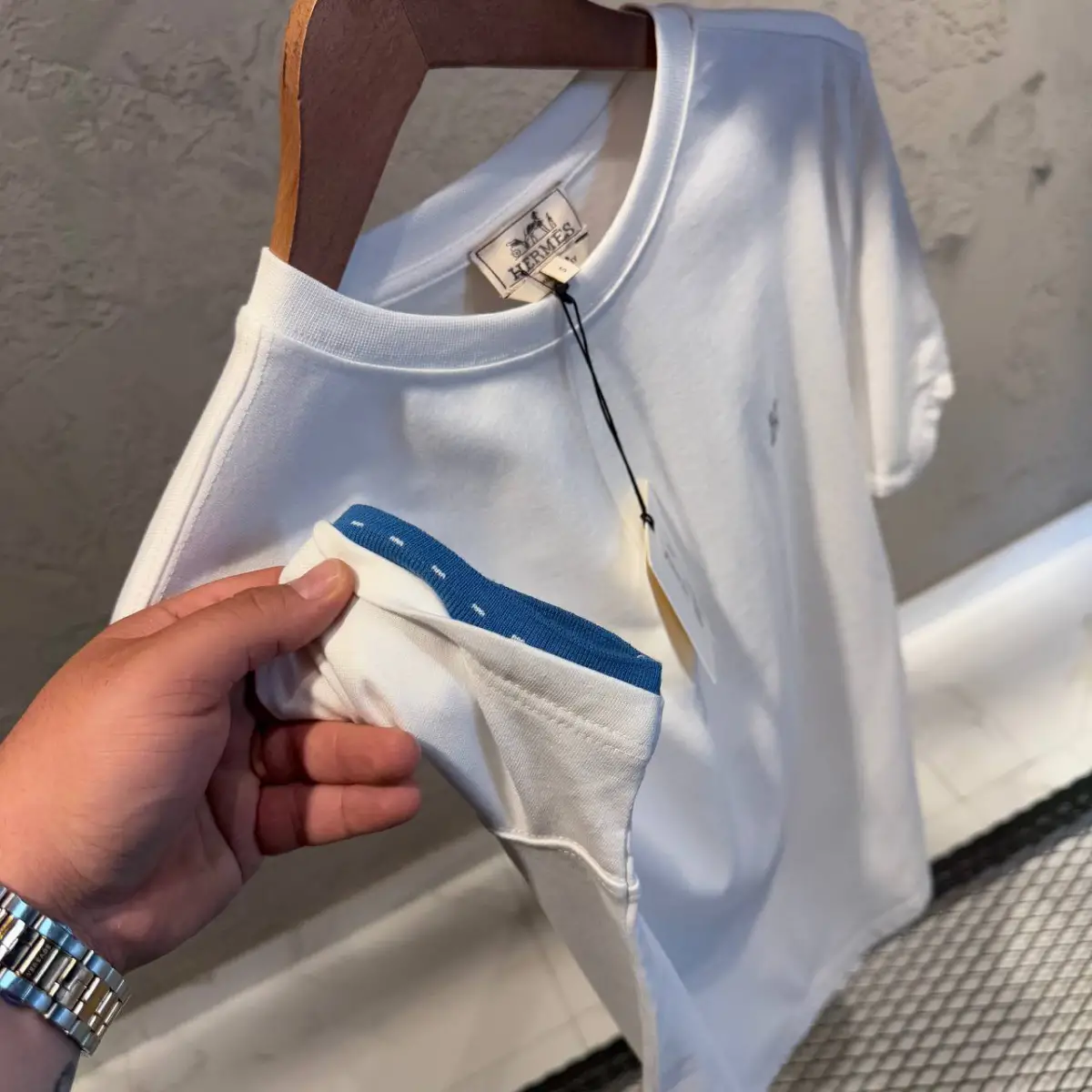Hermes Beyaz Mavi Şeritli Tişört
