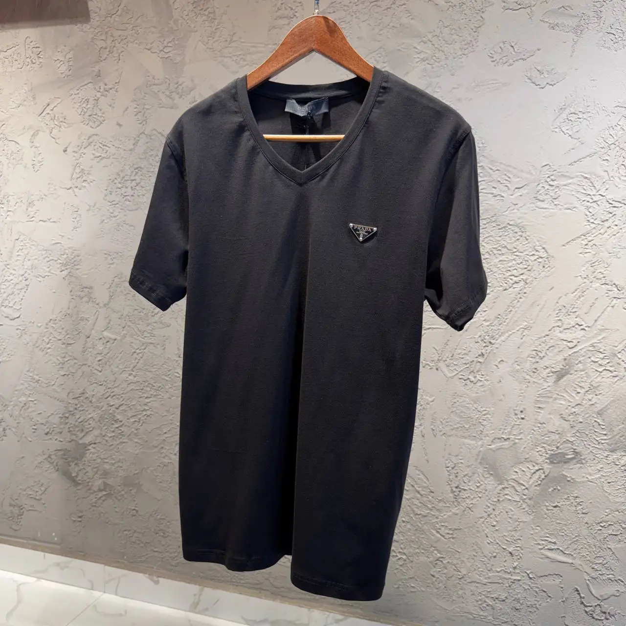 Prada Siyah V Yaka Tişört