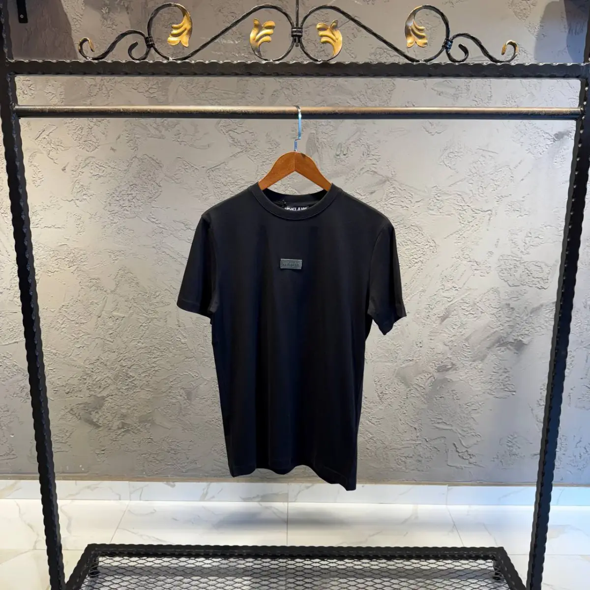 Versace Siyah Tokalı Tişört