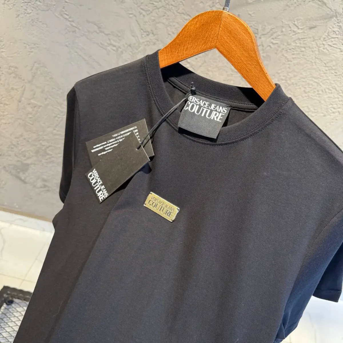 Versace Siyah Tokalı Tişört