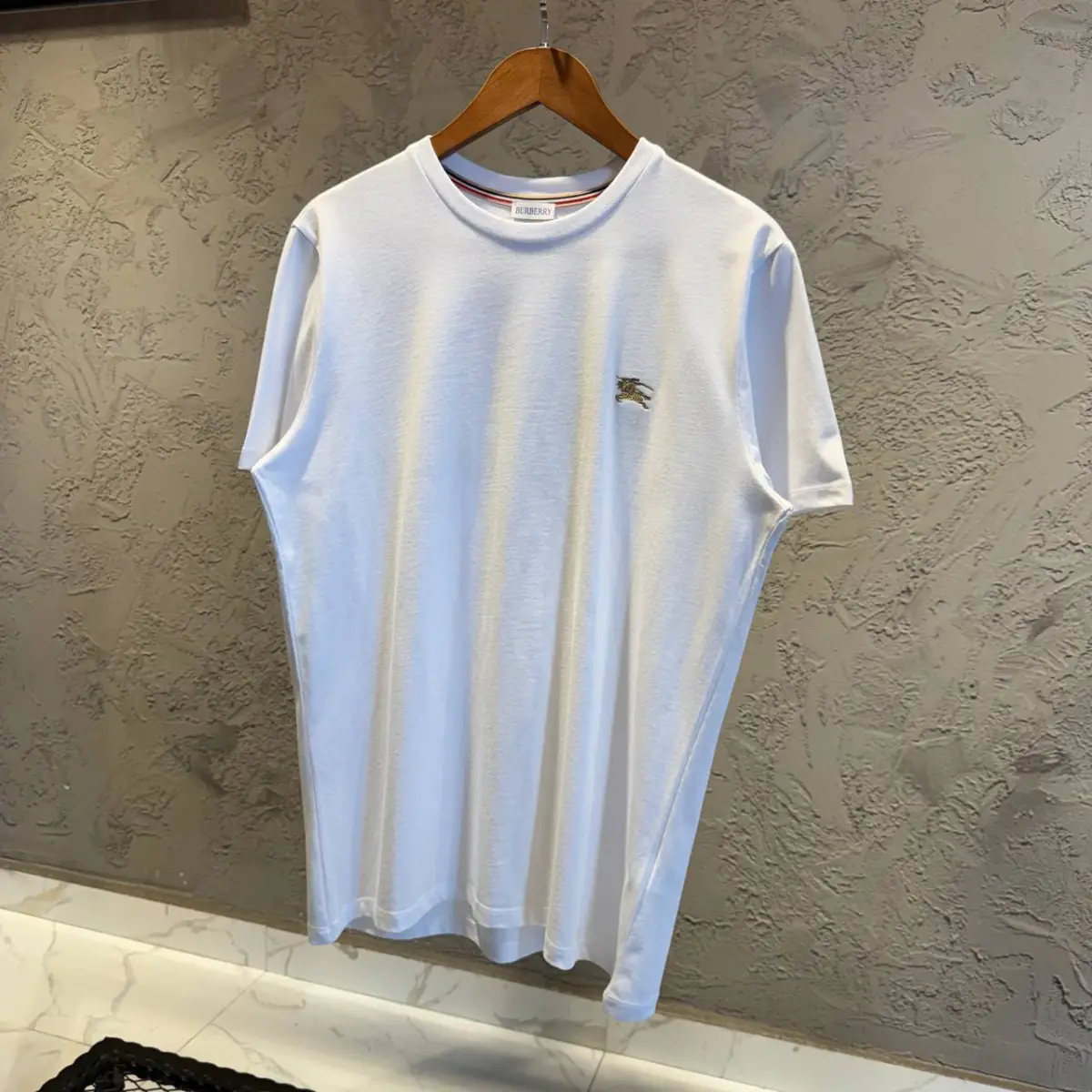 Burberry Beyaz Logo Detaylı Tişört
