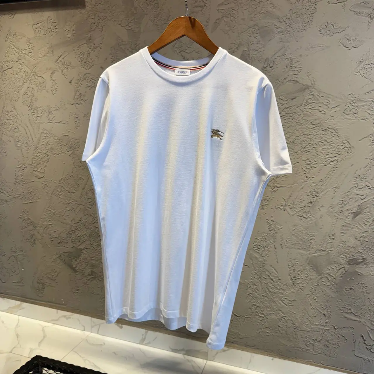 Burberry Beyaz Logo Detaylı Tişört