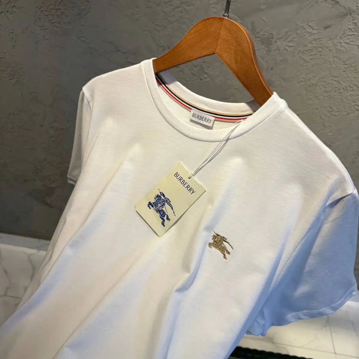 Burberry Beyaz Logo Detaylı Tişört