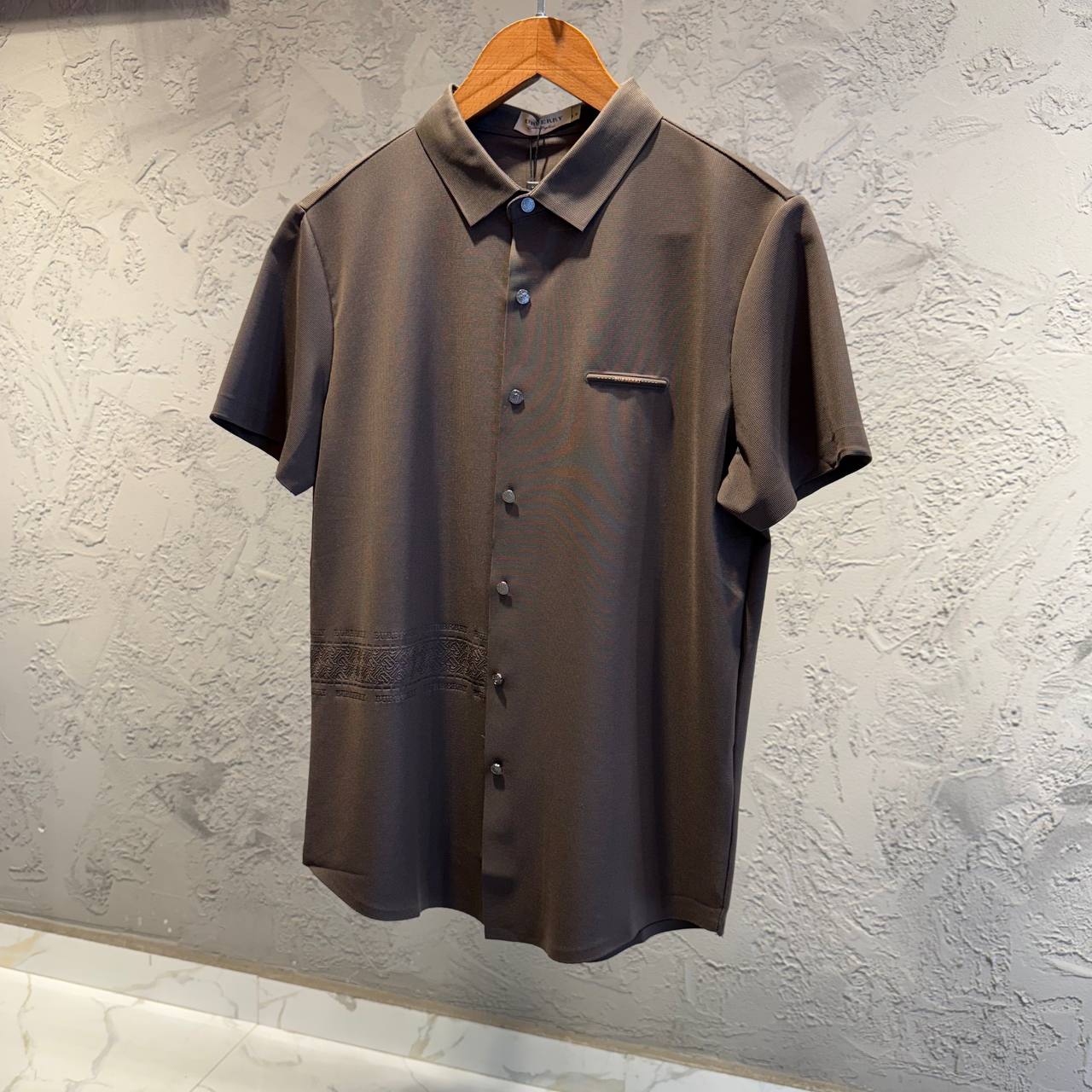 Burberry Kahve İthal Yakalı Gömlek Tişört