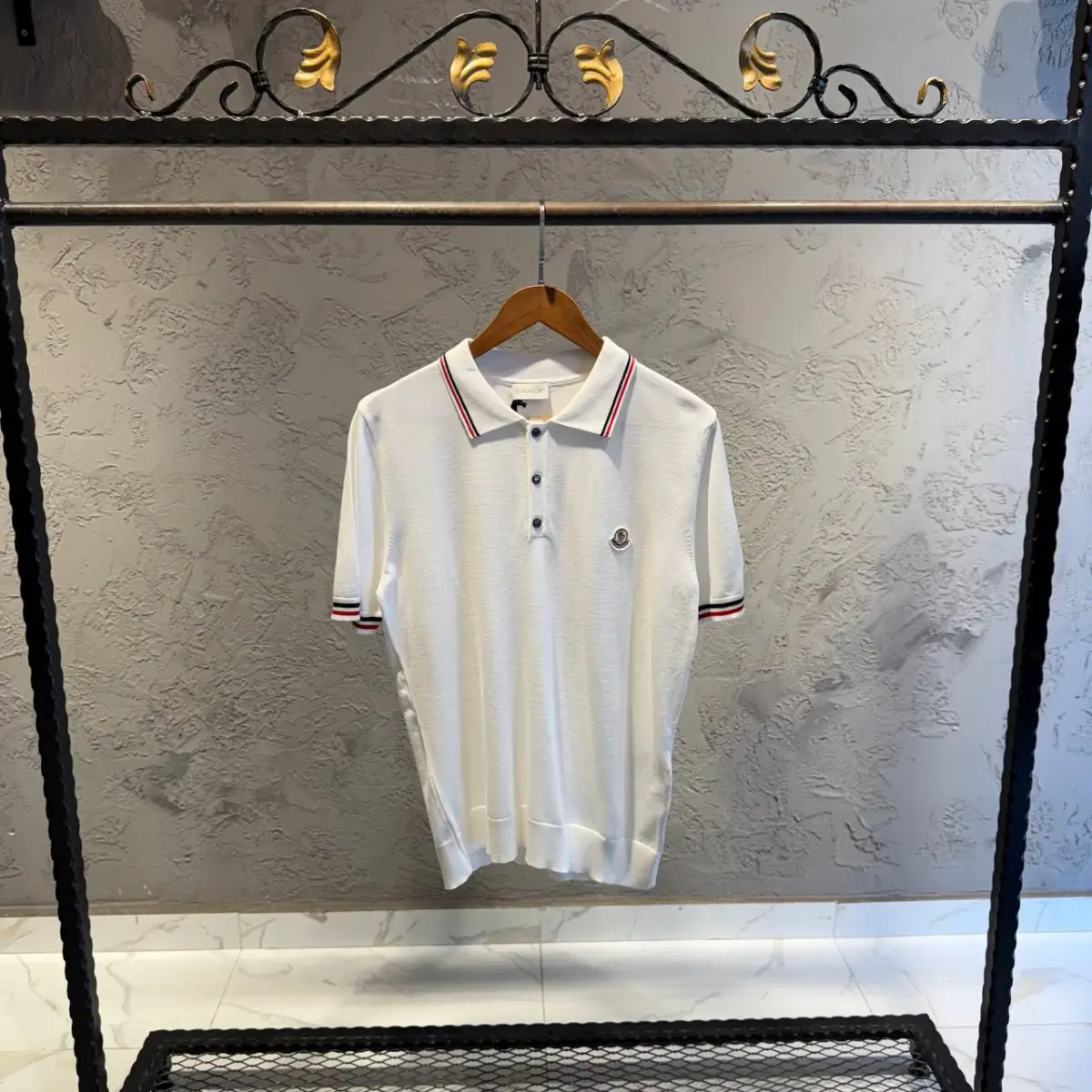 Moncler Beyaz Yakalı Tişört