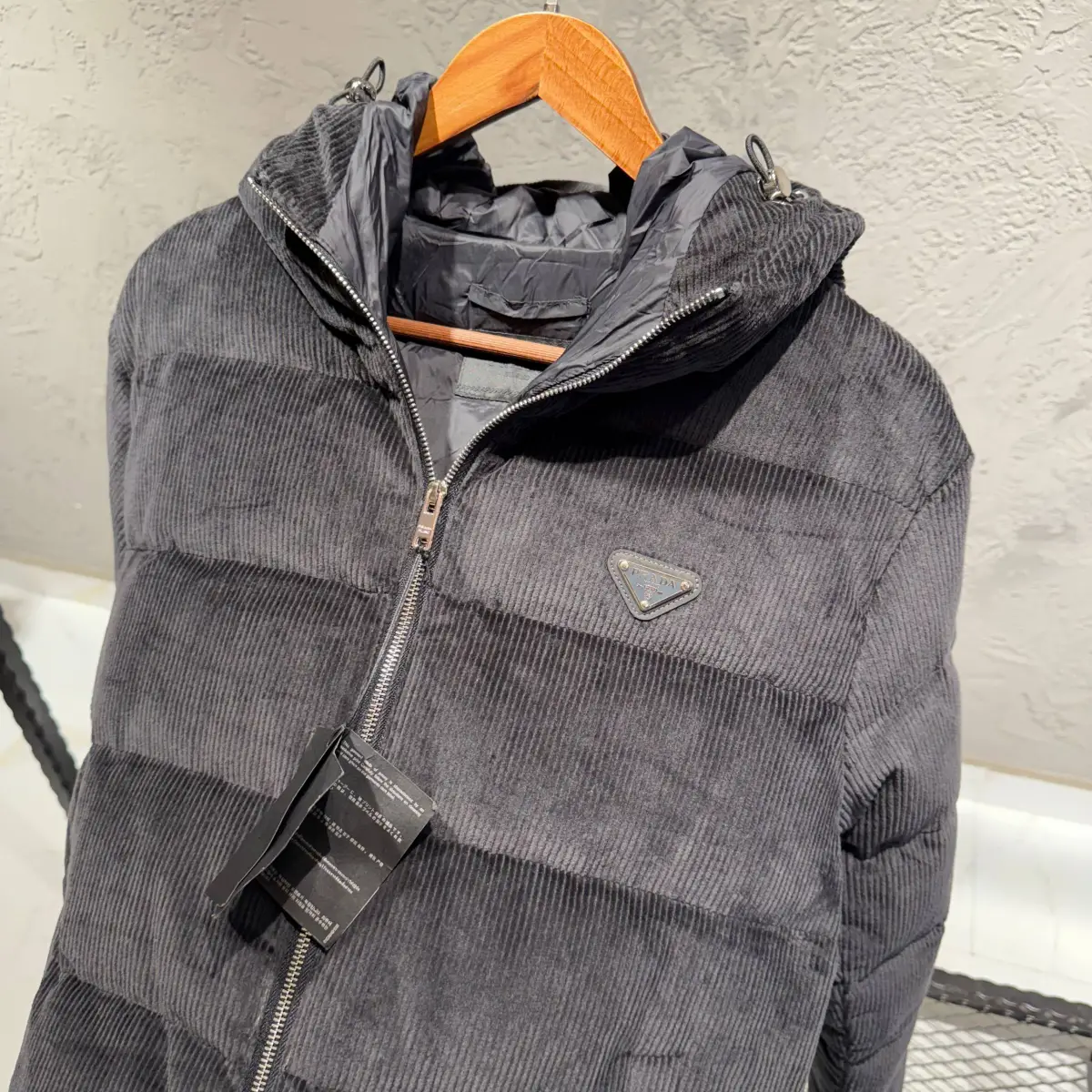 Prada Siyah Kadife Mont