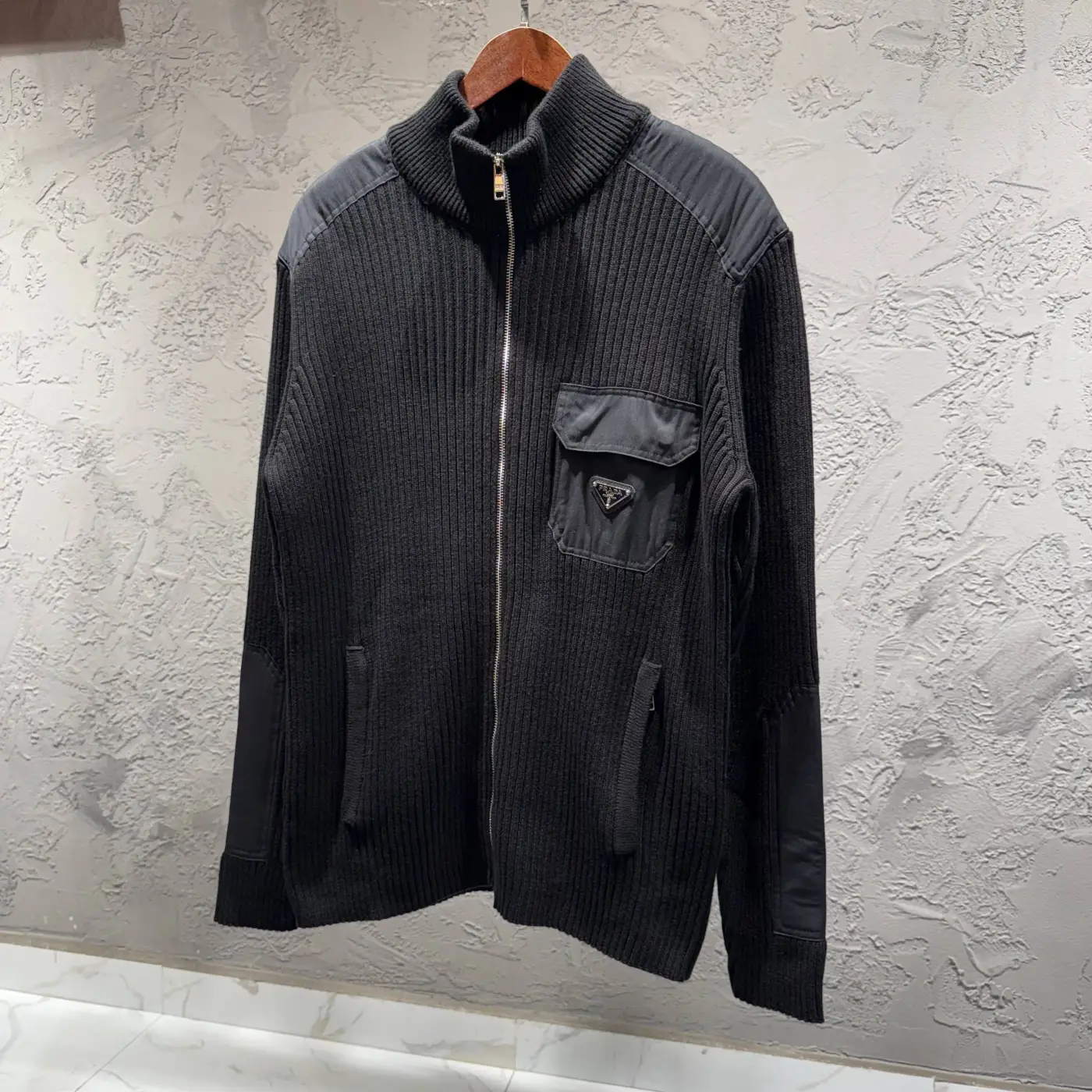 Prada Logo Detaylı Triko Ceket