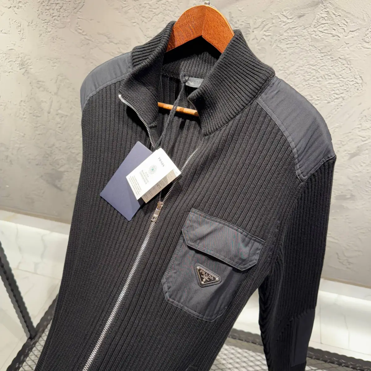 Prada Logo Detaylı Triko Ceket