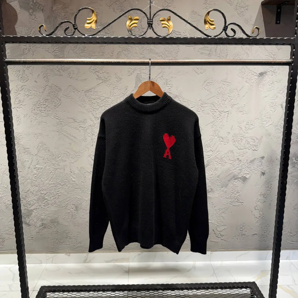 Ami Siyah Logo Detaylı Triko Kazak