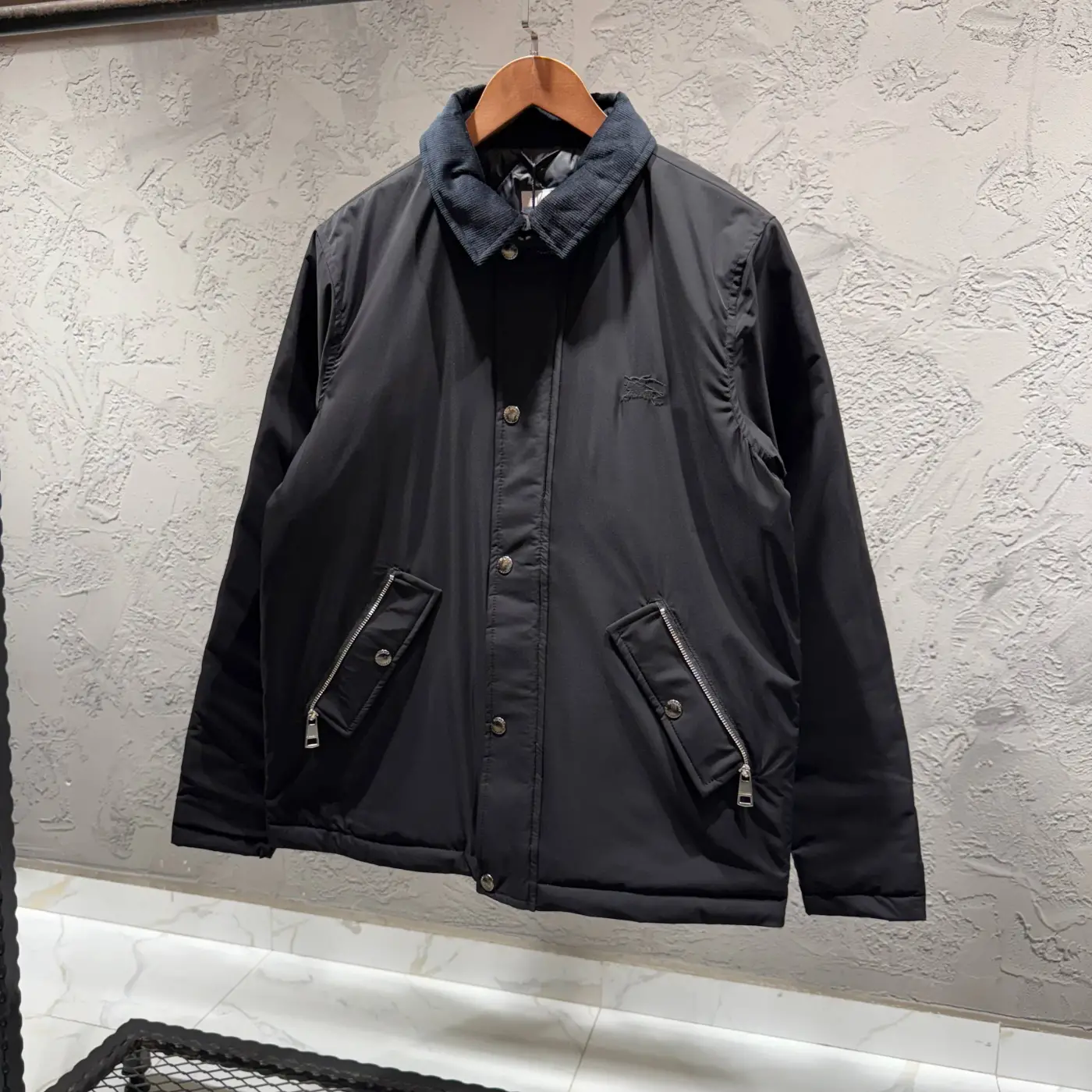 Burberry Siyah Logo Detay Mont