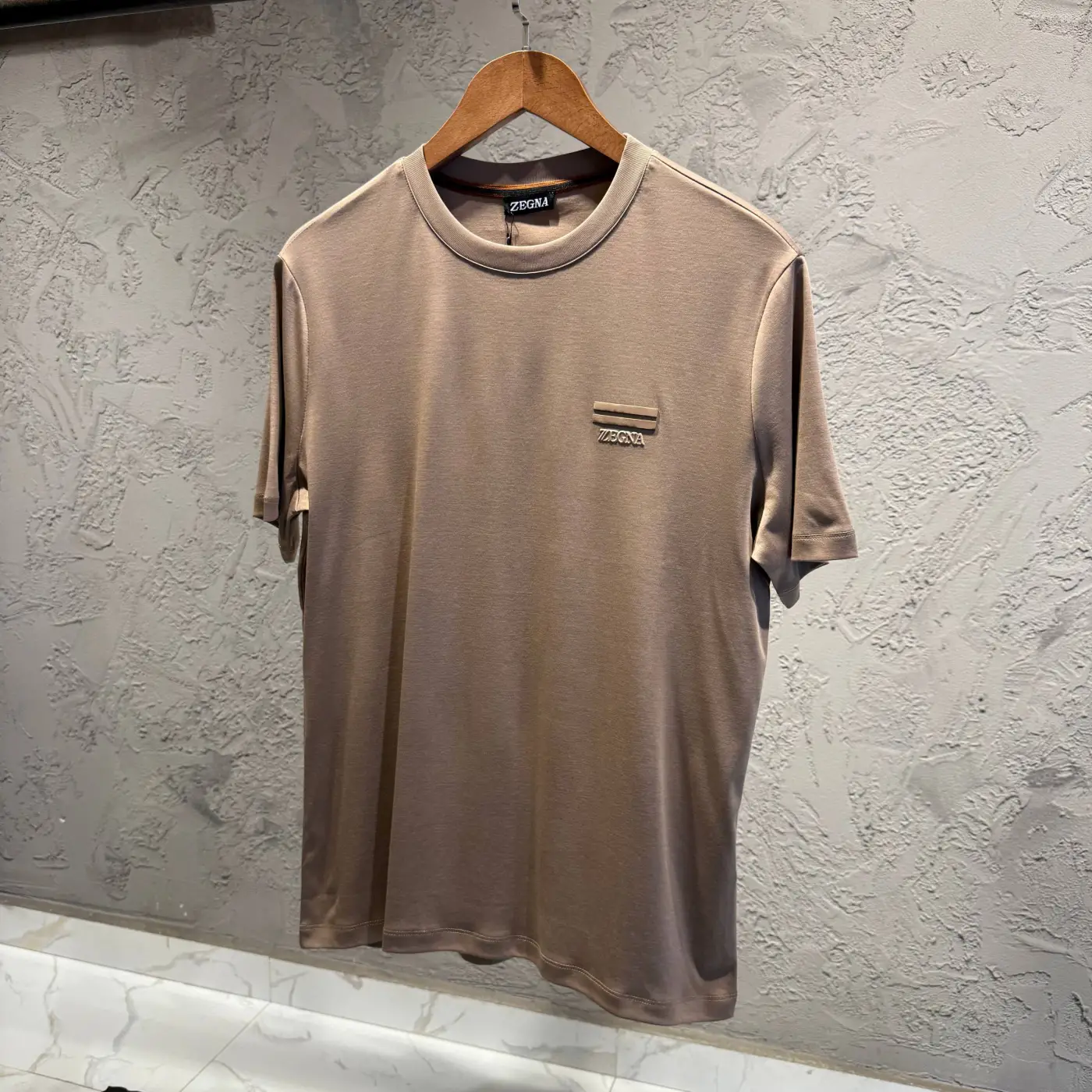 Zegna Kahve Kadife Detaylı Tişört