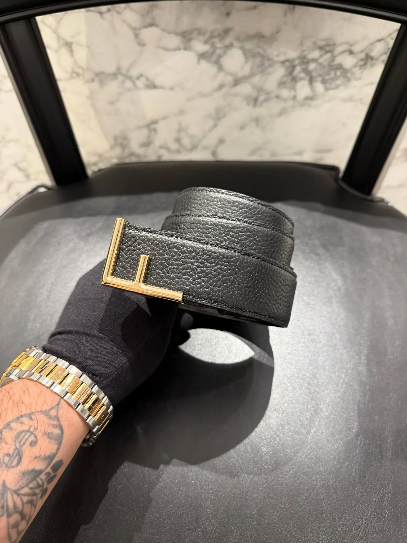 FENDİ Gold Toka Siyah Deri Kemer