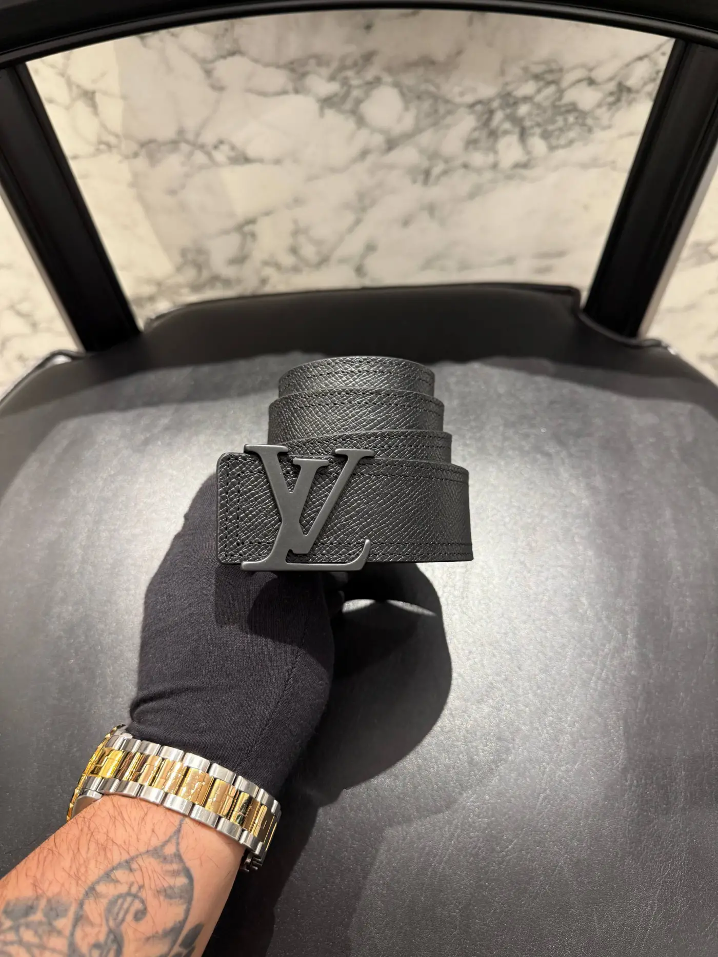 LOUIS VOUITTON Siyah Mat Logo Deri Kemer