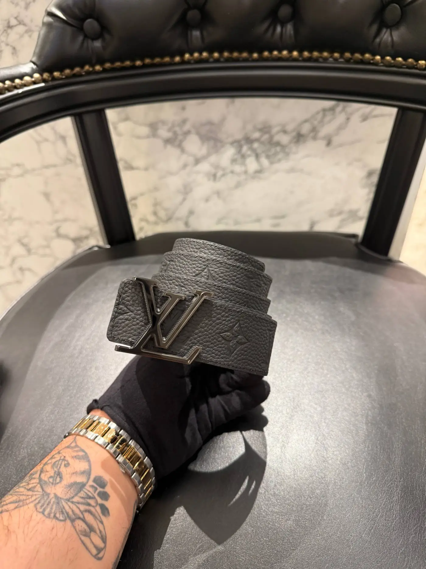 LOUIS VOUITTON Siyah Toka Desenli Deri Kemer