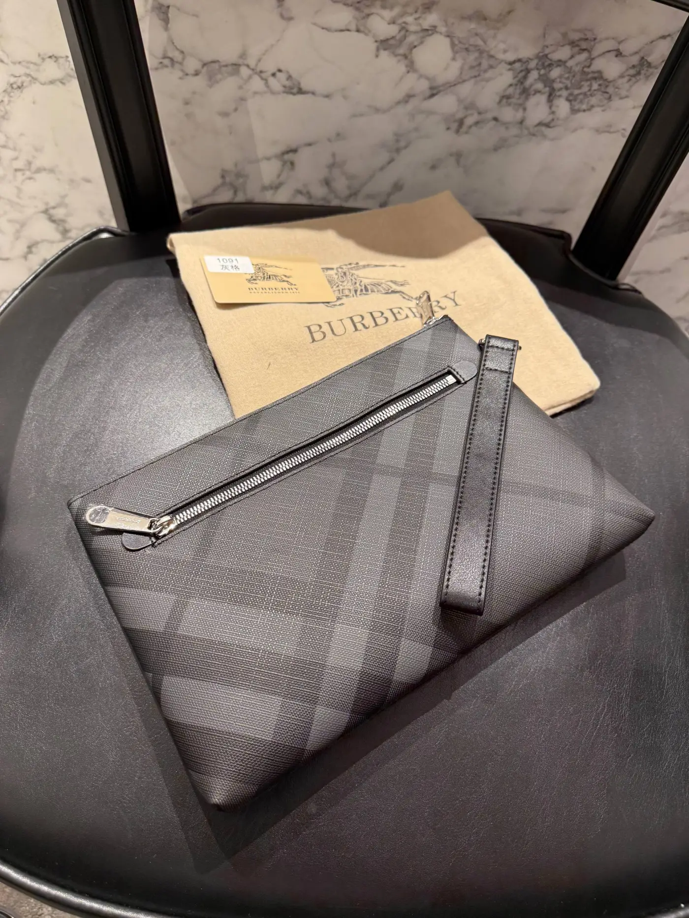 Burberry Deri Ekose Desenli Clutch