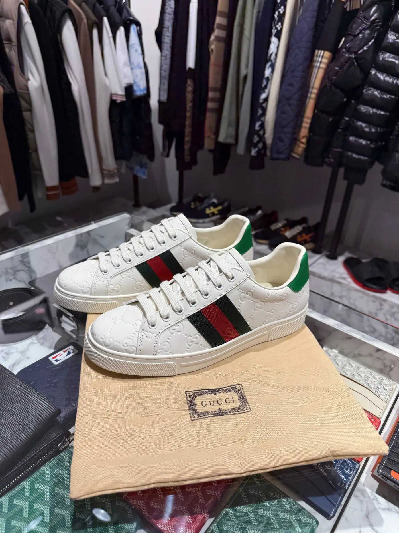 GUCCİ Desenli Deri Beyaz Ayakkabı