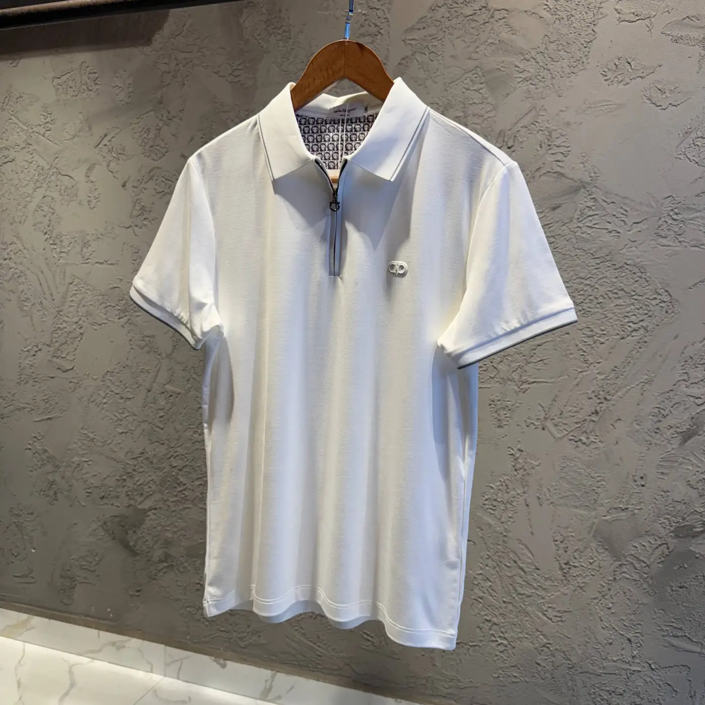 Ferragamo Beyaz Polo Yaka Tişört