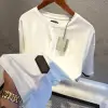 Tomford Beyaz Kol yazı Detay Tişört